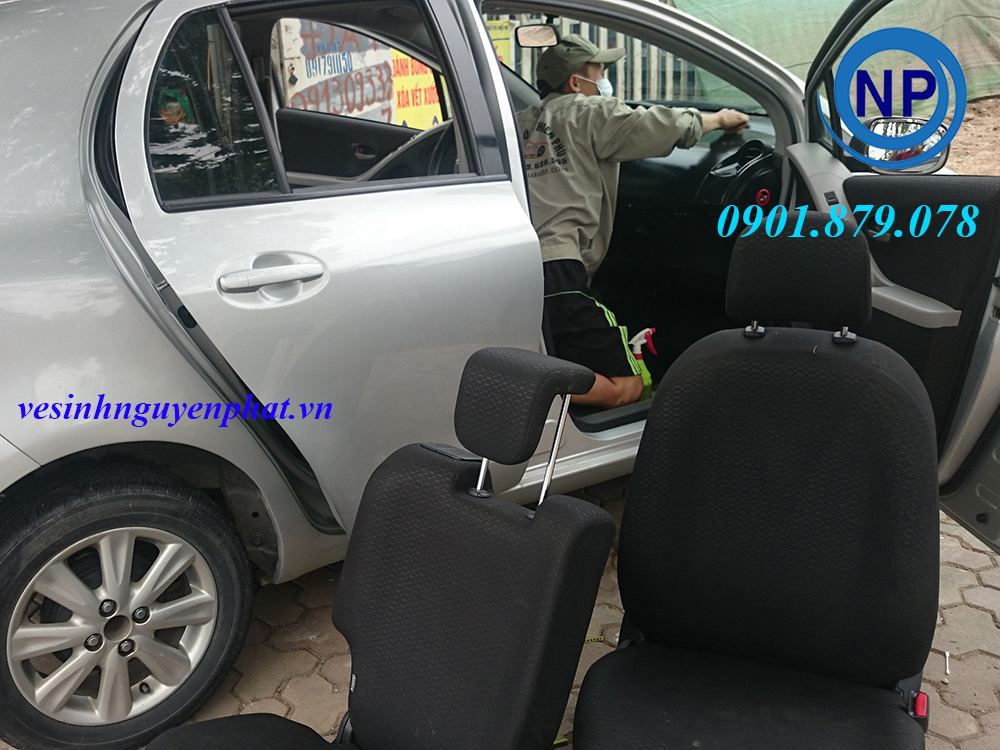vệ sinh nội thất oto